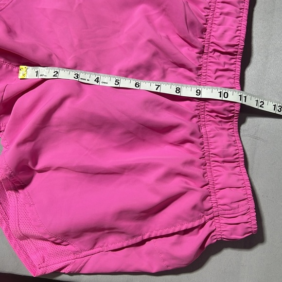 Pink athletic shorts - Picture 8 of 10